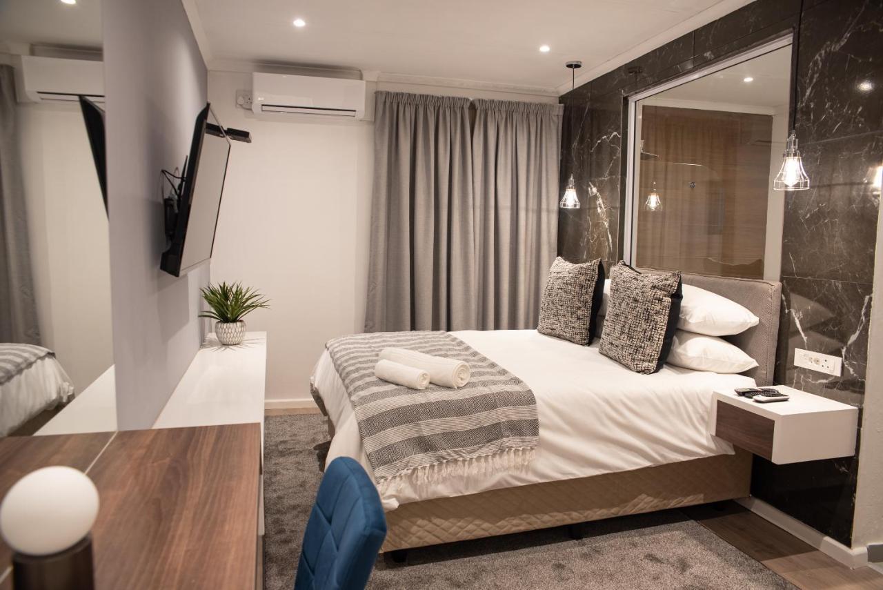 The Royal Bryanston Hotel โจฮันเนสเบิร์ก ภายนอก รูปภาพ