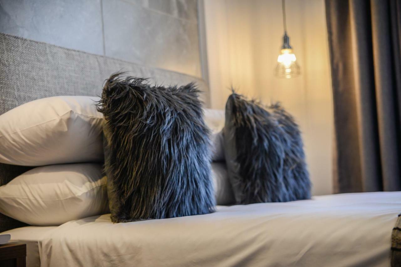 The Royal Bryanston Hotel โจฮันเนสเบิร์ก ภายนอก รูปภาพ